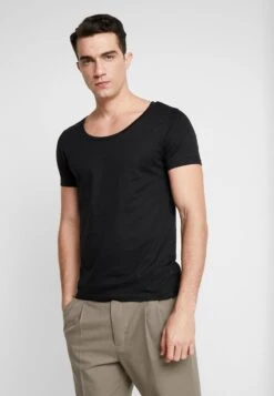 Pier One T-Shirt Basic - Black -Modekleidung 0eea31b343574c22805801c49a596fe2 1
