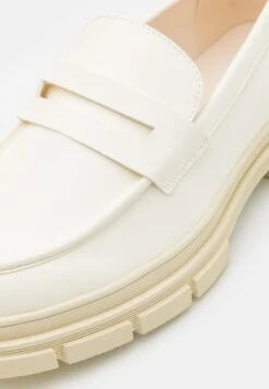 YOURTURN Slipper - White -Modekleidung 0f9efad57a7c4f4a92a95083573a0d93