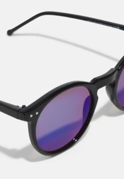 Pier One UNISEX - Sonnenbrille - Black/blue 11 Pier One UNISEX - Sonnenbrille - Black/blue -Modekleidung 11f17cbd777a412ba39007dce293526f