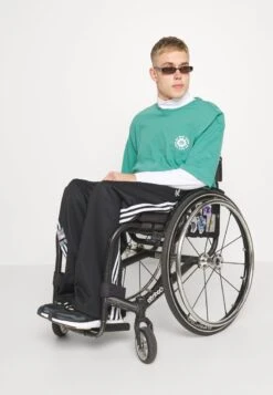 YOURTURN UNISEX - T-Shirt Print - Green 13 YOURTURN UNISEX - T-Shirt Print - Green -Modekleidung 182119cd7d244d3eb03c38f45e879a26