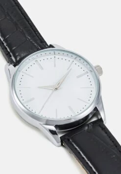 Pier One UNISEX - Uhr - Black 11 Pier One UNISEX - Uhr - Black -Modekleidung 2ca027bca7d1423cb853a7efca721600