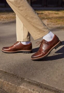 Clarks BATCOMBE WING - Schnürer - Brown 11 Clarks BATCOMBE WING - Schnürer - Brown -Modekleidung 32d37a67456c4d6493c65b01da7a1bf1