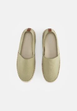 Pier One RENA ESPADRILLE UNISEX - Espadrille - Olive -Modekleidung 37f61750ec004994b62ae6ddcfad1a43
