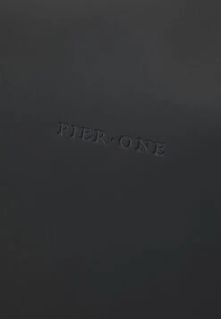 Pier One UNISEX - Weekender - Black -Modekleidung 39fdb5f7c20b4ea7b31fc65b27656f6d