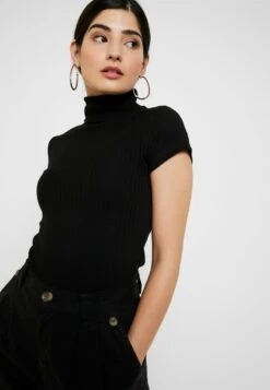 T-Shirt Print - Black -Modekleidung 3e89235e39444f92a3f79540a433ecdc