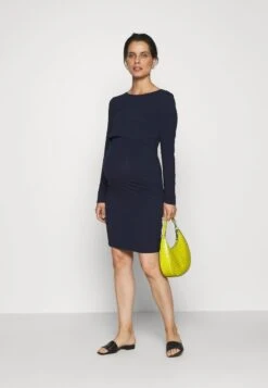 Modekleidung -Modekleidung 463c8afe469f44c1bd0dd06a01014559