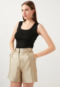 LELA SQUARE NECK LACE DETAILED ATHLETE - Top - Black 11 LELA SQUARE NECK LACE DETAILED ATHLETE - Top - Black -Modekleidung 498cdc424a3e4e7784f7aac3e8481d19