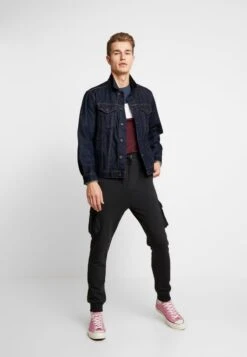 Pier One T-Shirt Print - Bordeaux / Dark Blue -Modekleidung 4fe02c74e5d24f649c6c8ccfb05cd7fa