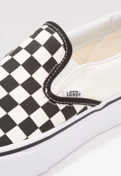 Vans UA CLASSIC SLIP-ON PLATFORM - Slipper - Black/white 12 Vans UA CLASSIC SLIP-ON PLATFORM - Slipper - Black/white -Modekleidung 5baf7f7b02c14af0b988454dd0695cb1
