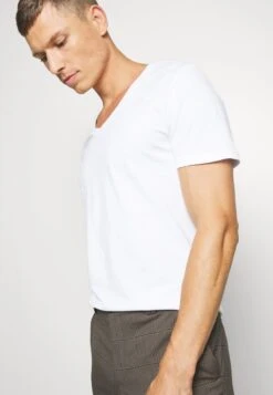 Pier One 2 PACK - T-Shirt Basic - White -Modekleidung 8a50f47374ab42e380a66ae8b1778f0e