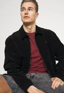 Pier One T-Shirt Basic - Brown/white/black 13 Pier One T-Shirt Basic - Brown/white/black -Modekleidung 8c7ca28aba444f0ca09b550c10abc589