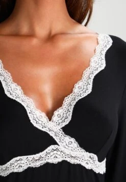 Anna Field HEIDI LONG SLEEVES VISCOSE NIGHTDRESS - Nachthemd - Black -Modekleidung 9cbb26f39b384778a8a395532fe9436b