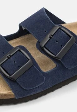 Pier One LEATHER UNISEX - Hausschuh - Dark Blue 13 Pier One LEATHER UNISEX - Hausschuh - Dark Blue -Modekleidung a5a88158e25a4eb4b3e59dc262861c25