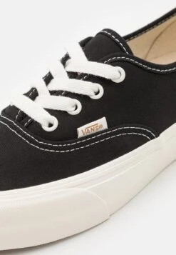 Vans AUTHENTIC VR3 UNISEX - Sneaker Low - Black/marshmallow 13 Vans AUTHENTIC VR3 UNISEX - Sneaker Low - Black/marshmallow -Modekleidung b02ba3283976411f9167e7fb2349148c