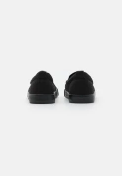 Pier One UNISEX - Slipper - Black -Modekleidung b3086ad5a87545b591af413b2e38fb22