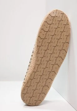Pier One Espadrille - Grey 12 Pier One Espadrille - Grey -Modekleidung bd07e57455dd4f73a673b9ee028740f1