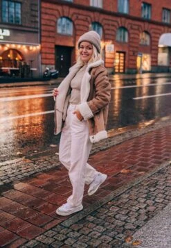 Pier One Umhängetasche - Dark Brown -Modekleidung c77830cbab5b4ebbac27d65e9d5a155c