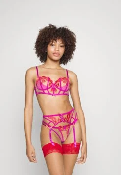 Modekleidung -Modekleidung c7caca03c75d441bbf8b7ed22ae988d2