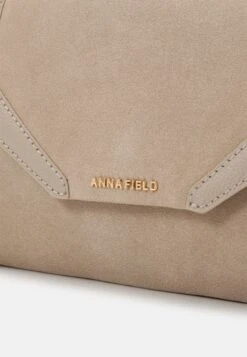 Anna Field LEATHER - Clutch - Taupe -Modekleidung c933426553bb4831a448eeab65bcefad
