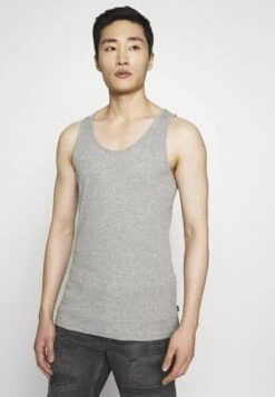 Pier One 3 PACK - Top - White/black 12 Pier One 3 PACK - Top - White/black -Modekleidung cb42a30f18f44c48bd0180b5f61df606