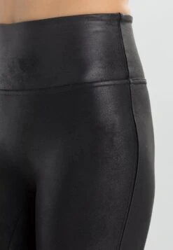 Spanx FAUX LEATHER LEGGINGS - Leggings - Strümpfe - Black -Modekleidung ccc5aa5e0e7c4ad190daadadc5078720