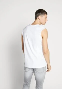 Pier One 2 PACK - Top - White/black 10 Pier One 2 PACK - Top - White/black -Modekleidung d0b4dab63b5548078a8543a3eca09f0c