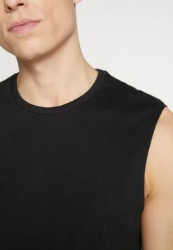 Pier One 2 PACK - Top - White/black 12 Pier One 2 PACK - Top - White/black -Modekleidung dc3f4615d1fa4eeda6287261545b3aa8