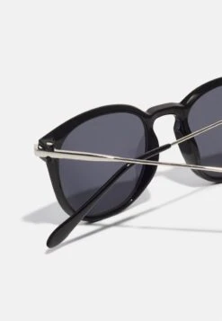 Pier One Sonnenbrille - Black -Modekleidung e1238979fc144555bfd451a98b4e6bbf