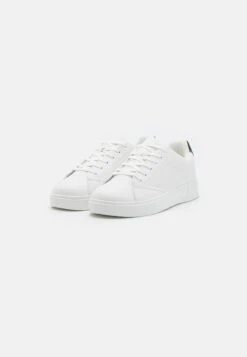 Pier One UNISEX - Sneaker Low - White -Modekleidung e56f5cb38e914c25adbd375aedd2e023