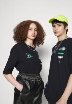 YOURTURN UNISEX - T-Shirt Print - Black -Modekleidung e64c0883a4f14193a659548c9f695f84