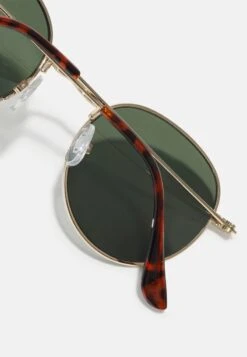 Pier One UNISEX - Sonnenbrille - Gold-coloured/green -Modekleidung e92d3af19b37403e9750478796cb172c