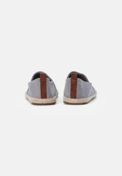 Pier One RENA ESPADRILLE UNISEX - Espadrille - Light Grey 10 Pier One RENA ESPADRILLE UNISEX - Espadrille - Light Grey -Modekleidung fe23b761b30844ac92e7eccfef327beb