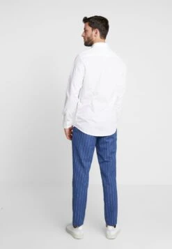 Pier One 2 PACK - Businesshemd - White -Modekleidung fe3882eaf28b48838ea76cbb4b0ad904